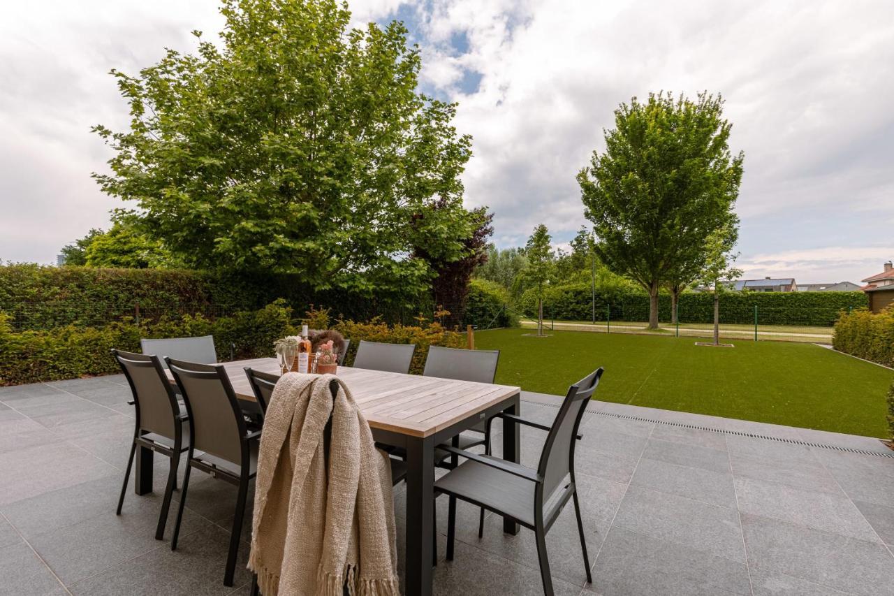 أوستيند Fantastic Family Villa With Beautiful Garden المظهر الخارجي الصورة